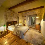 Hotel Seki Cave