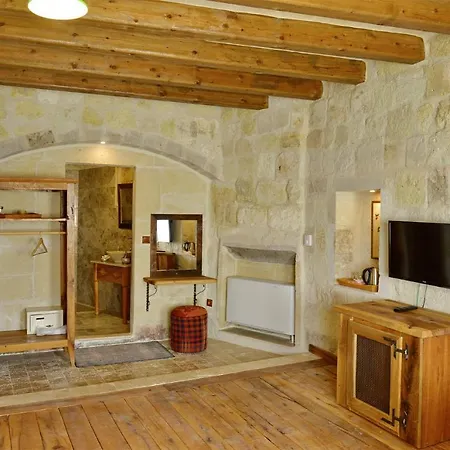 Seki Cave Hotel