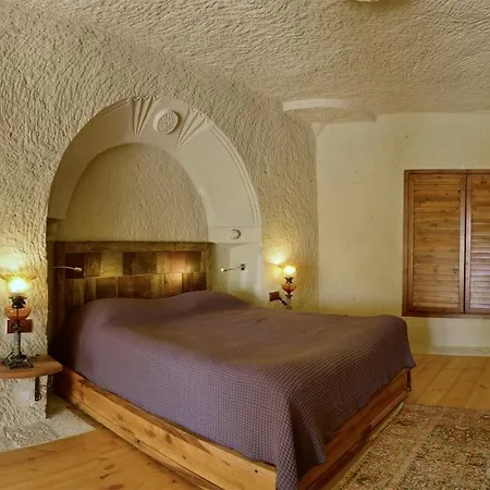 Seki Cave Hotel, Wake Up To Hot Air Balloons מלון גורמה