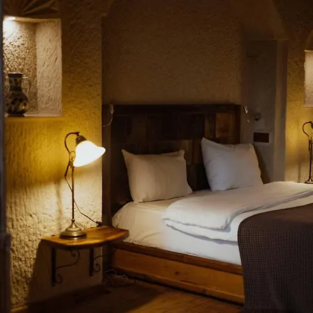 Seki Cave Hotel, Wake Up To Hot Air Balloons