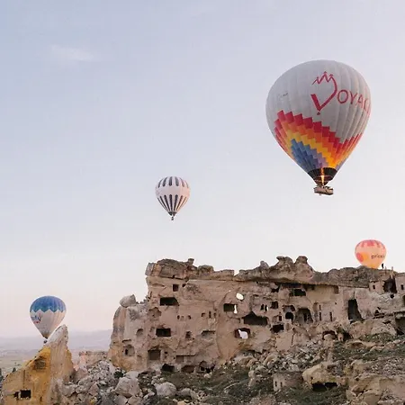 Szálloda Seki Cave Hotel, Wake Up To Hot Air Balloons 3*
