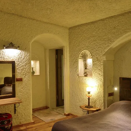 Seki Cave Hotel, Wake Up To Hot Air Balloons גורמה