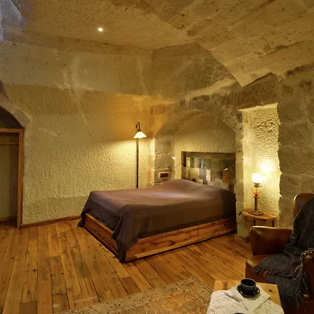 Seki Cave Hotel, Wake Up To Hot Air Balloons