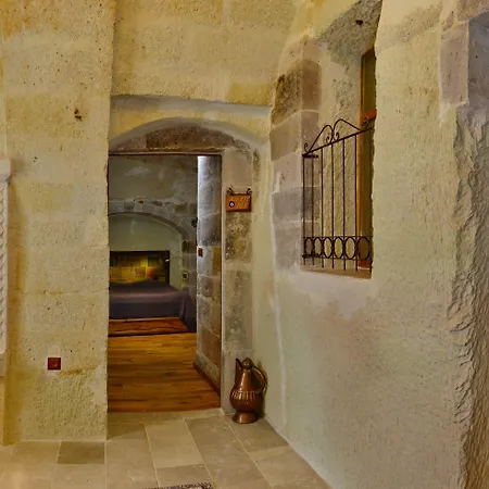 Seki Cave Hotel, Wake Up To Hot Air Balloons גורמה